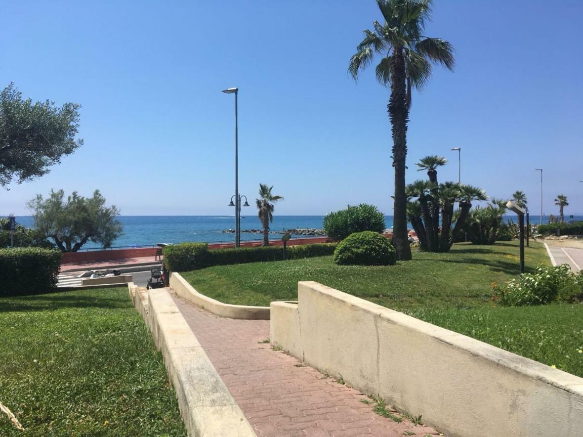 Mare 3 Apartment Ventimiglia Exterior photo